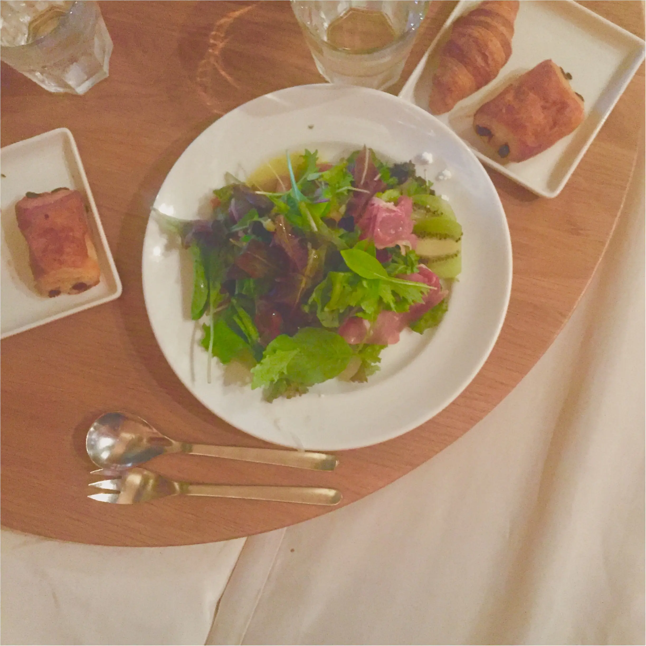 【まったりくつろげるcafe♡】ベットの上で食事??★焼きたてのパンも食べ放題♡♡癒される空間カフェへ行ってきました!!_5