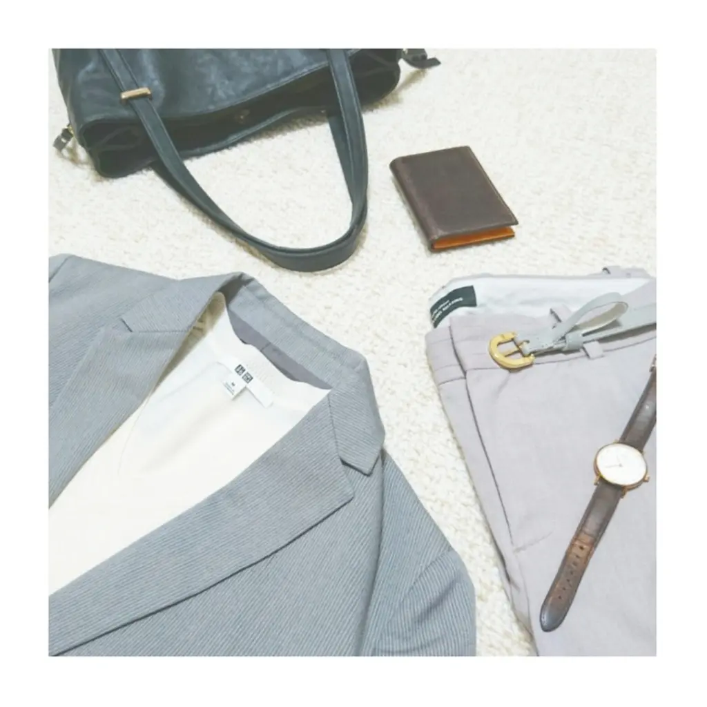 【ファッション】プチプラが嬉しい♪ONからOFFまで着回し力抜群!UNIQLO (ユニクロ)『エクストラファインメリノ Vネックセーター』_2