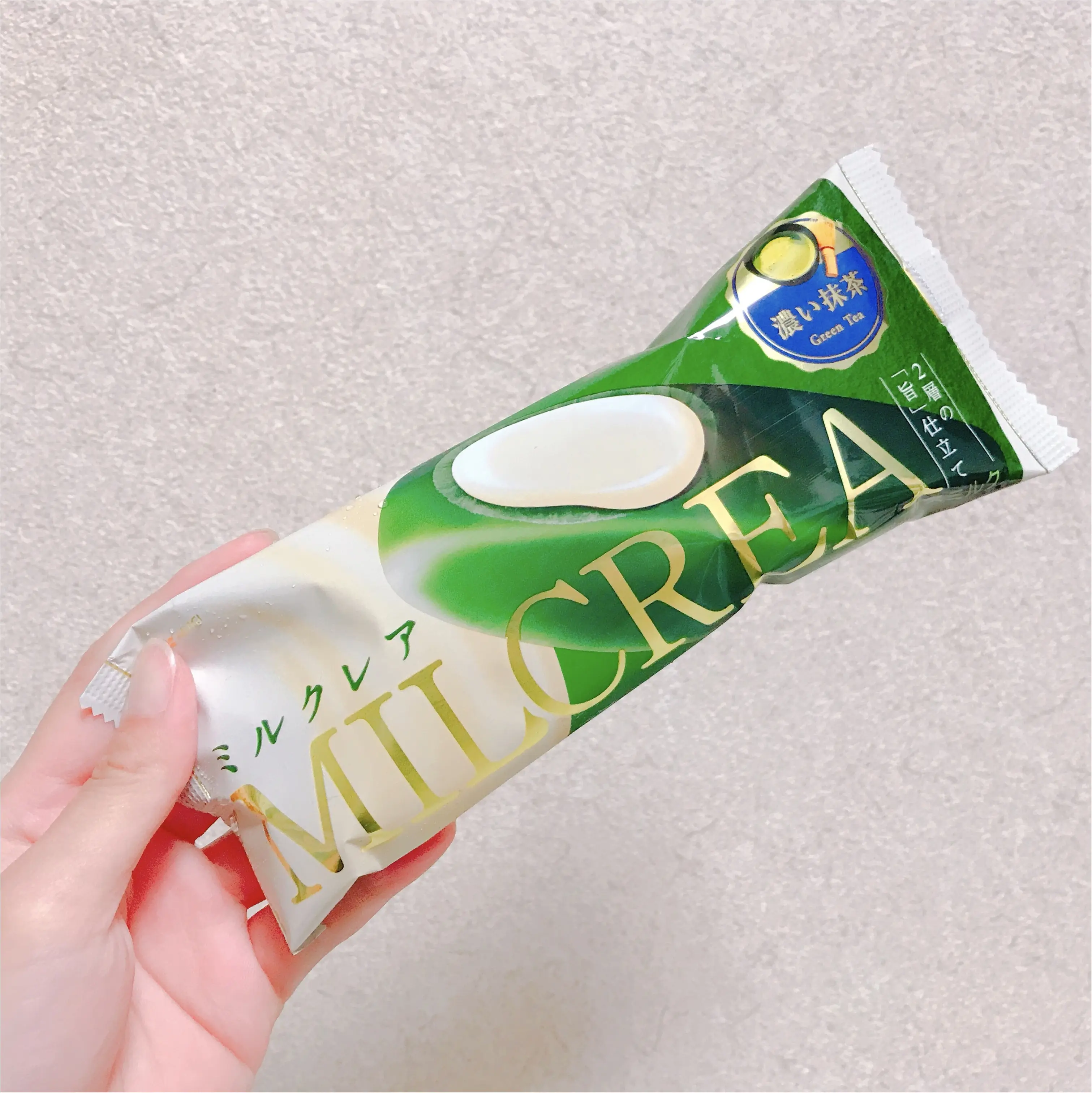 抹茶好き必見‼︎濃厚ねっとりミルクとの相性抜群♪2層の『旨』仕立て【ミルクレア】が美味いっ♡_1