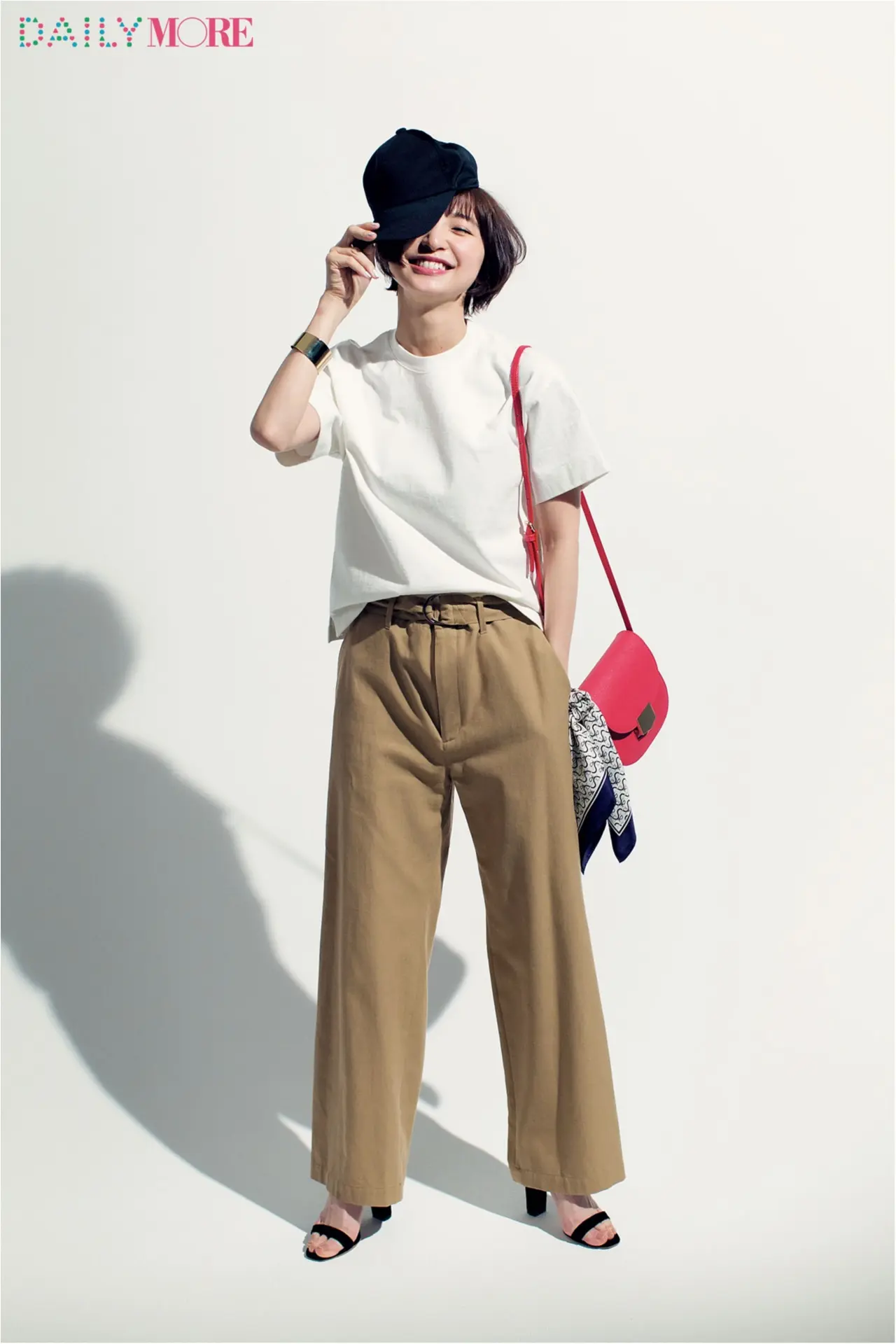 篠田麻里子がこだわる白Tシャツ講座。【MHL.&オーラリーの肉厚T編】_4