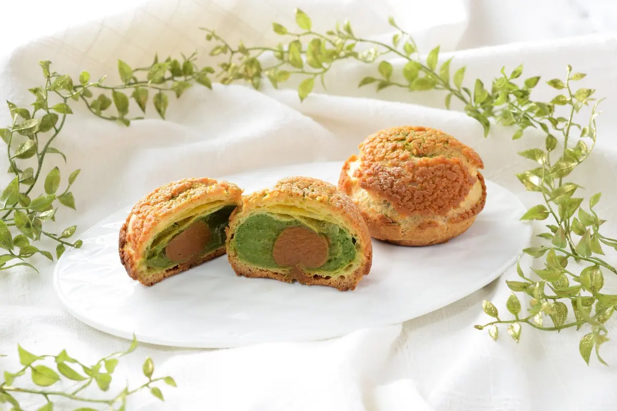 ローソン新作スイーツ『パティスリー・サダハル・アオキ・パリ』コラボ。「Uchi Café×サダハルアオキ シュー マッチャ キャラメル」