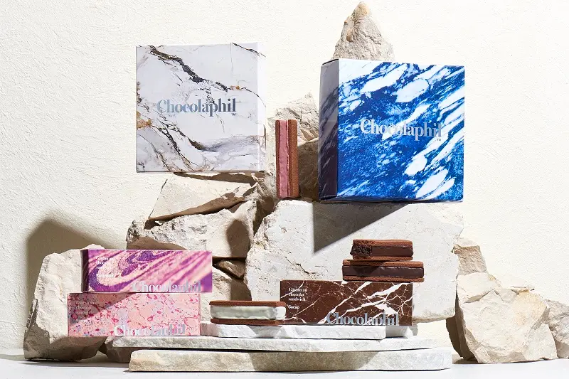 『ショコラフィル』の「ガトーショコラサンド」、パッケージと実物