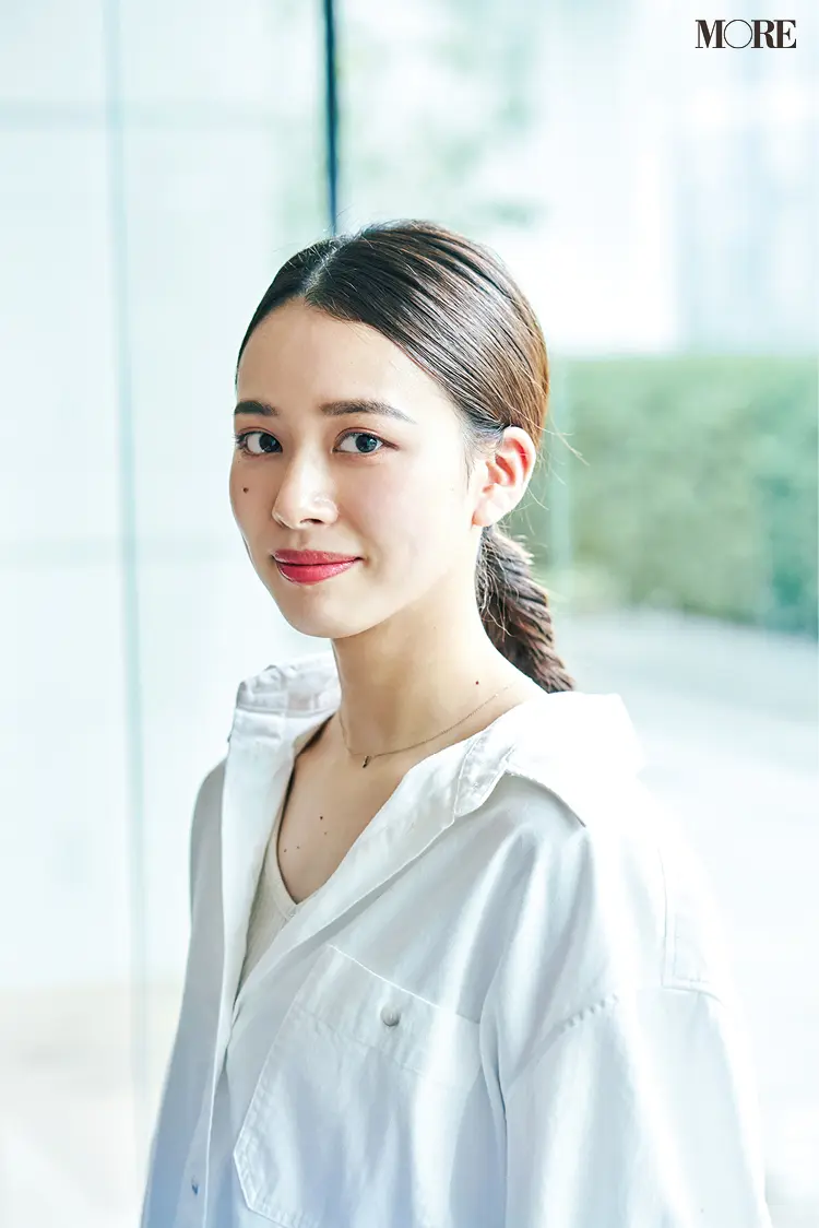 うねりが出やすい雨の日の 簡単１分ヘアアレンジ クセを生かしたダウンスタイルには ジョヴァンニ のヘアケアアイテムがおすすめ ビューティ コスメ メイク ヘア ダイエット Daily More