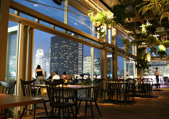 東京おしゃれホテル新宿グランベルホテルのクラブラウンジ「roof top bar & terrace G」内観