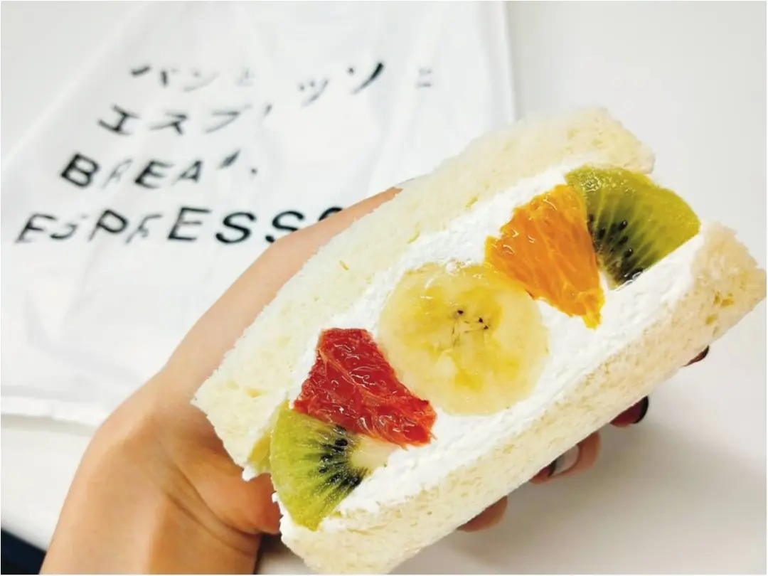 あの「パンとエスプレッソと」がフルーツ屋さんとコラボして作ったフルーツサンド♡_4