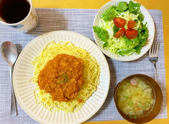 栄養士の夜ごはん 簡単夜ご飯 作り置きしてたミートソースと肉じゃがを Moreインフルエンサーズブログ Daily More