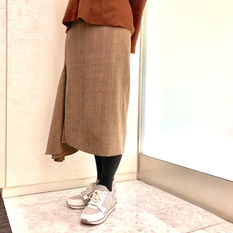 突撃SNAP☆ MORE2月号付録【『17℃ by ブロンドール』きれい見え ダークグレイタイツ】をスタッフがはいてみた!_6