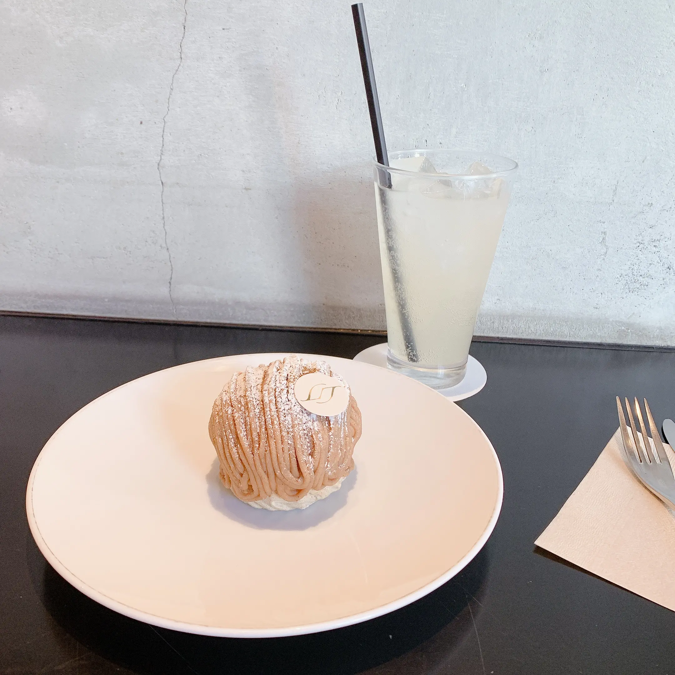 【東京・赤坂】パンも買える本格派パティスリー「Libertable」でモンブランをいただいてきた★【スイーツ】_2