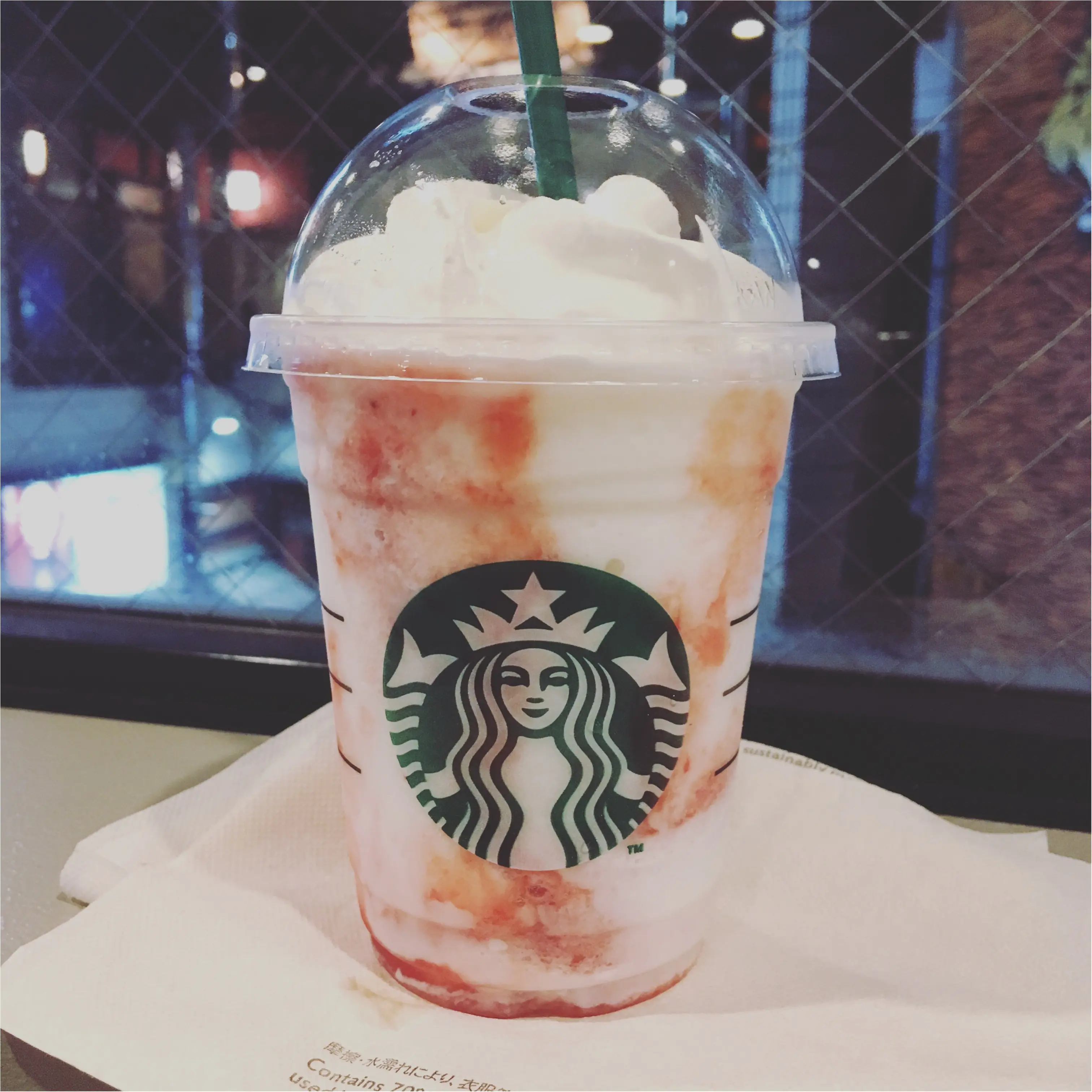 スターバックス☆ストロベリークリームフラペチーノを頂きました♡_1