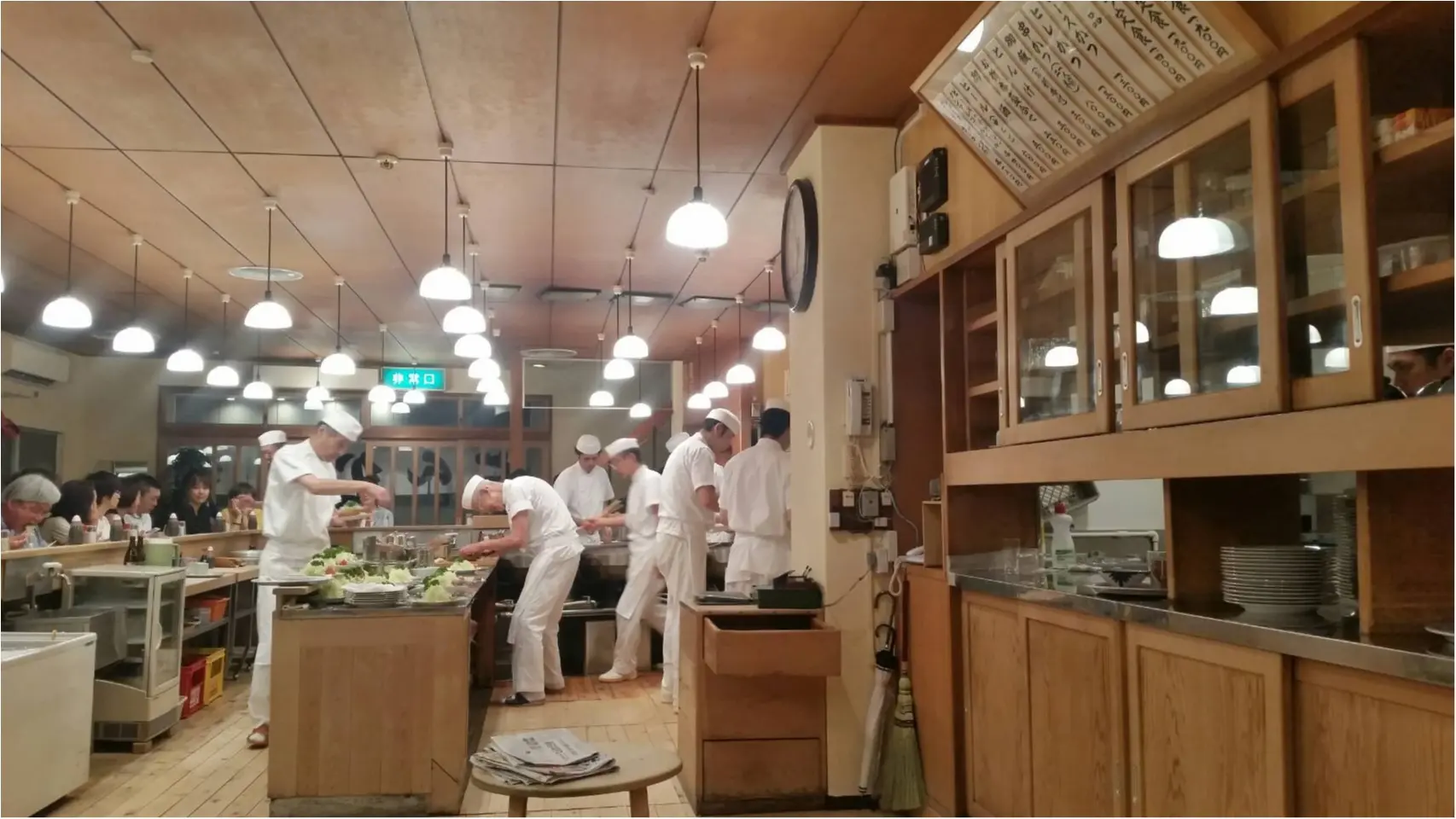 目黒駅から徒歩数分「とんき」はとんかつが美味しい上に店員さんが凄い!_2