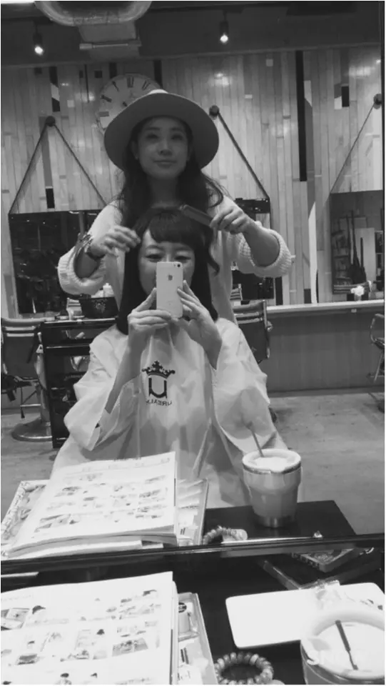 伸ばしてはー切ってー伸ばしては〜切る。表参道の有名店でとぅるとぅるヘアーに❤️_1