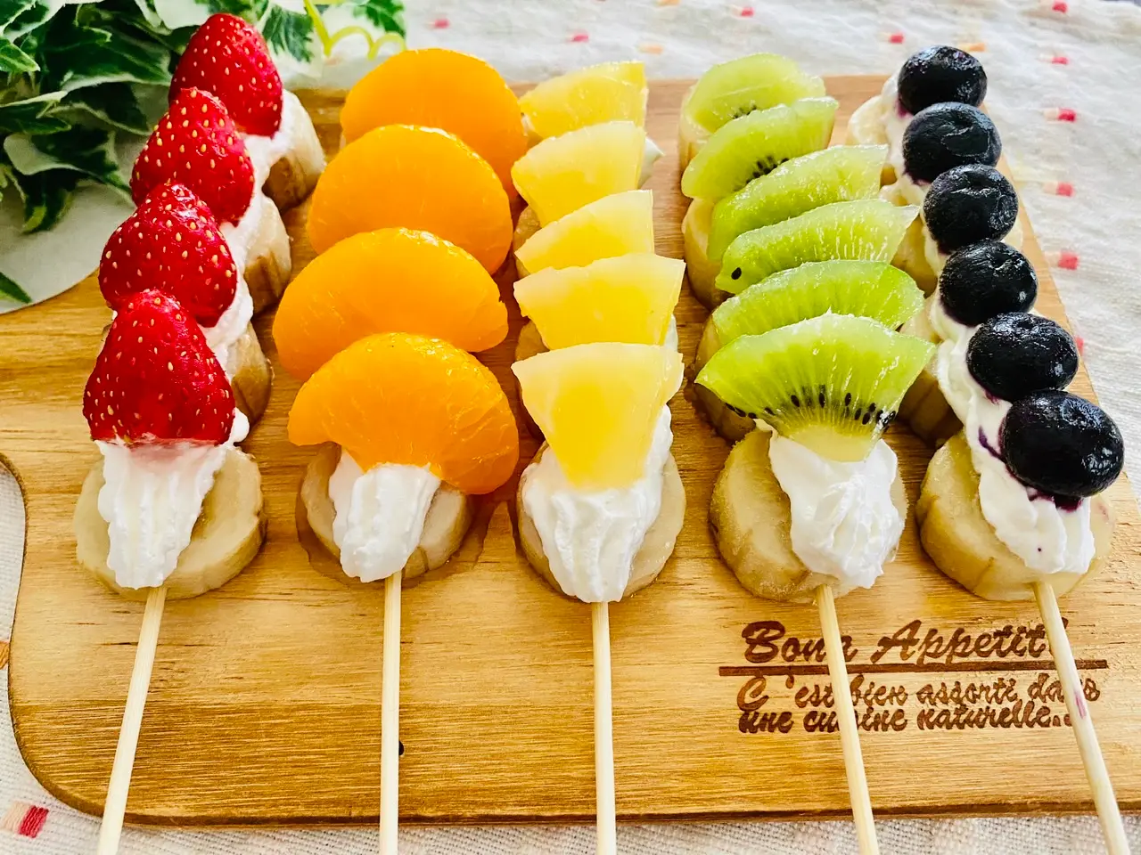 【おうちカフェ】超簡単なのに可愛さ満点!ひんやりスイーツ《冷凍フルーツ棒》が絶品♡Part2_2
