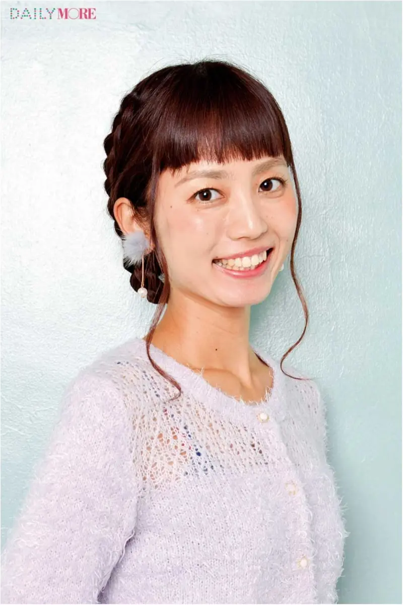 三つ編み&シニヨン&くるりんぱを応用してかわいく! 「デートの時のヘアアレンジ」教えます♡ _1