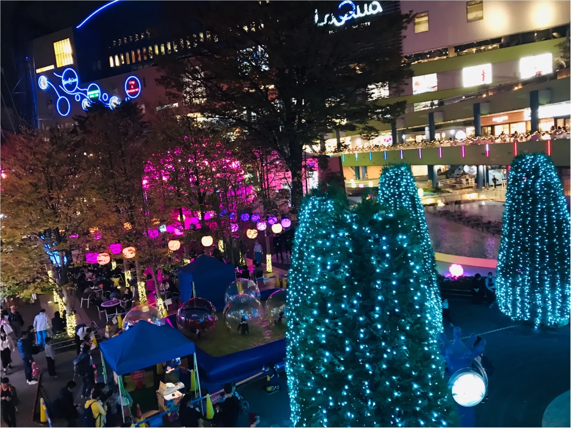 スタバ初!のイルミネーション★クリスマスケーキ風のライトアップが可愛すぎる♡_2