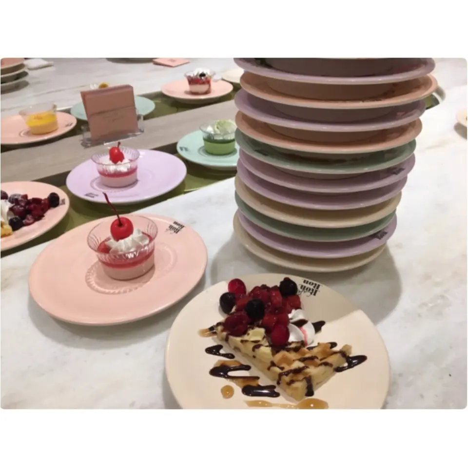 «回転スイーツ!?»回るスイーツ食べ放題でフォトジェニックすぎる女子会を♡_5