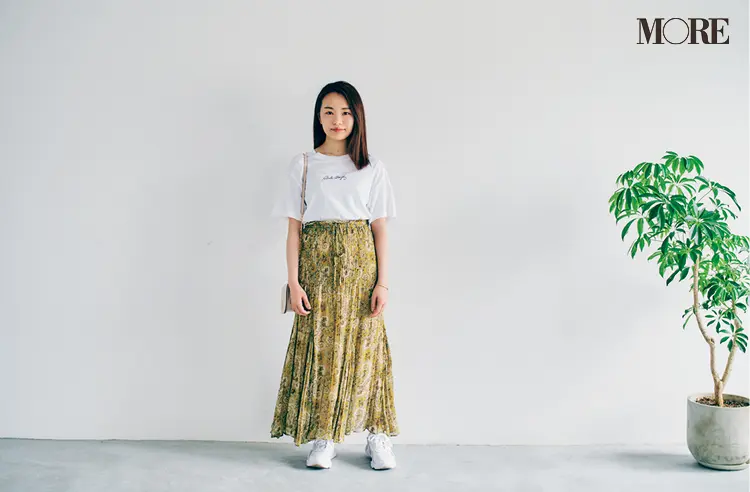 白いTシャツが素敵に着こなせないという読者の着こなしのお悩みを解決