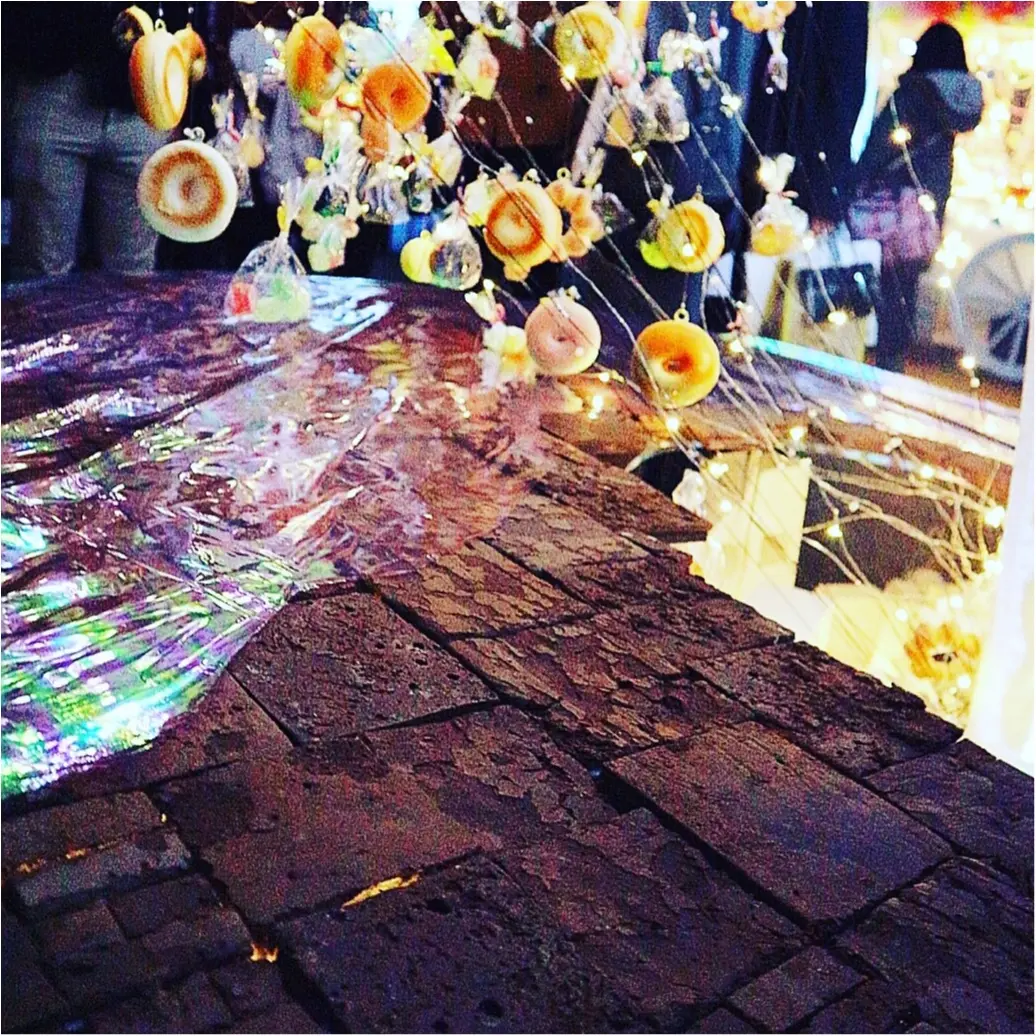 『お菓子の街』が表参道に現れた!キャンディのネオン看板❤︎ハチミツの街灯❤︎ブラウニーの石畳❤︎チョコレートの惑星❤︎カップケーキの火山…お菓子の魔法にかけられて✨≪samenyan≫_12