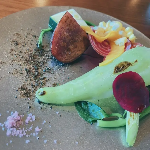 ペアリングランチ 新鮮野菜 コース料理