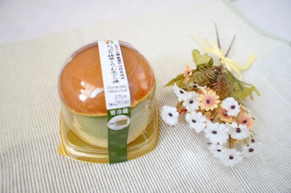 セブンイレブンのたっぷり抹茶くりぃむ生どら焼