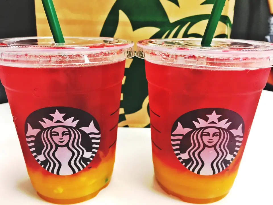 ★スタバの新作★鮮やかなグラデーション!トロピカルマンゴーパッションティーをいただきっ_4