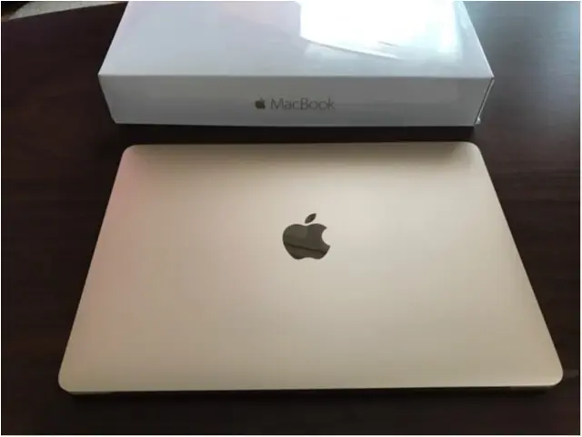 念願の【MacBook】!!スタイリッシュなデザインに惚れぼれです❤︎_3