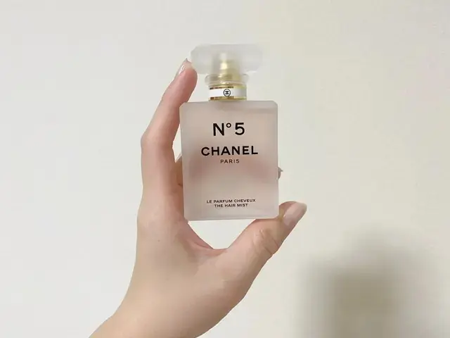 『シャネル』の「シャネル N°5 ザ ヘア ミスト」