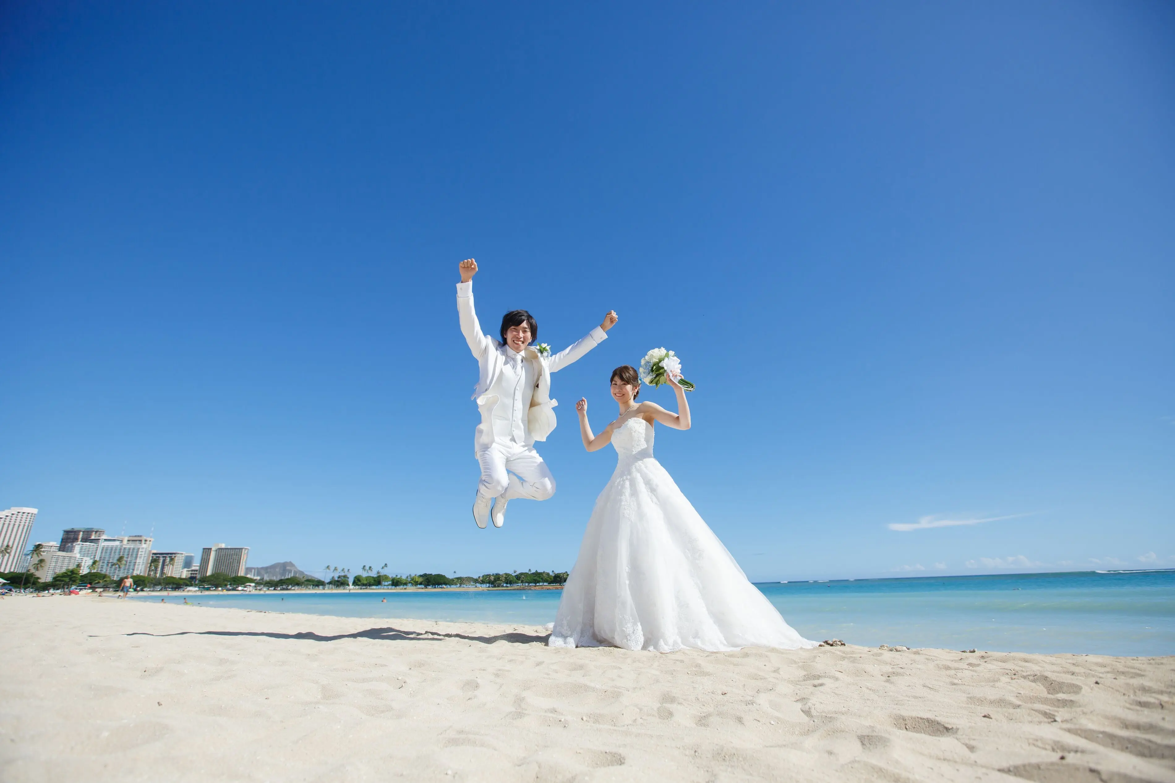 【ハワイ挙式】幻想的なステンドグラスが魅力的!セントアンドリュース大聖堂にて結婚式を挙げました♡♡_6