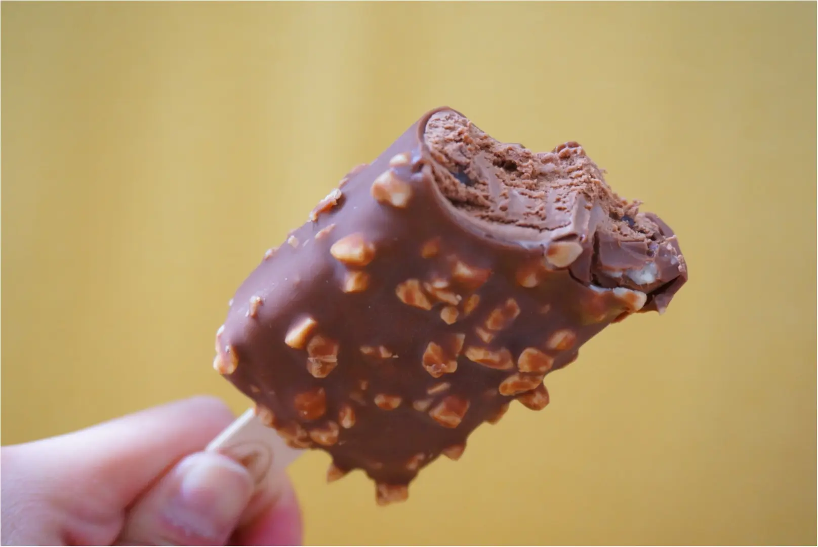 今日のおやつ?それともご褒美?オススメは【新作ハーゲンダッツ】クランチークランチ チョコレートマカデミアナッツ_3