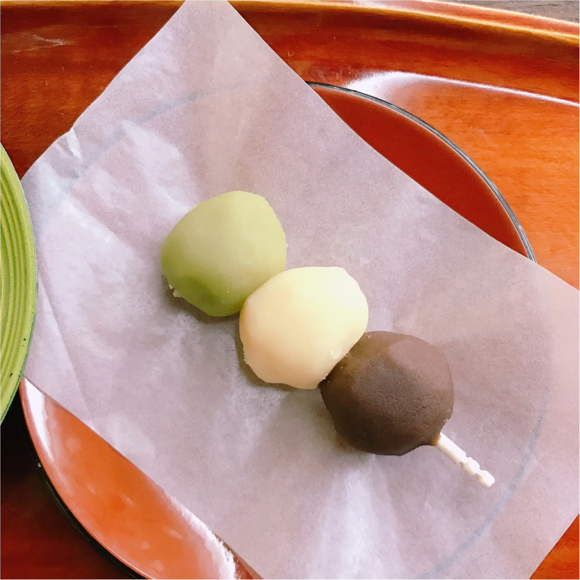★お土産にも、食べ歩きにもオススメ☝︎道後名物、三色餡が目を惹く『坊ちゃん団子』★_1