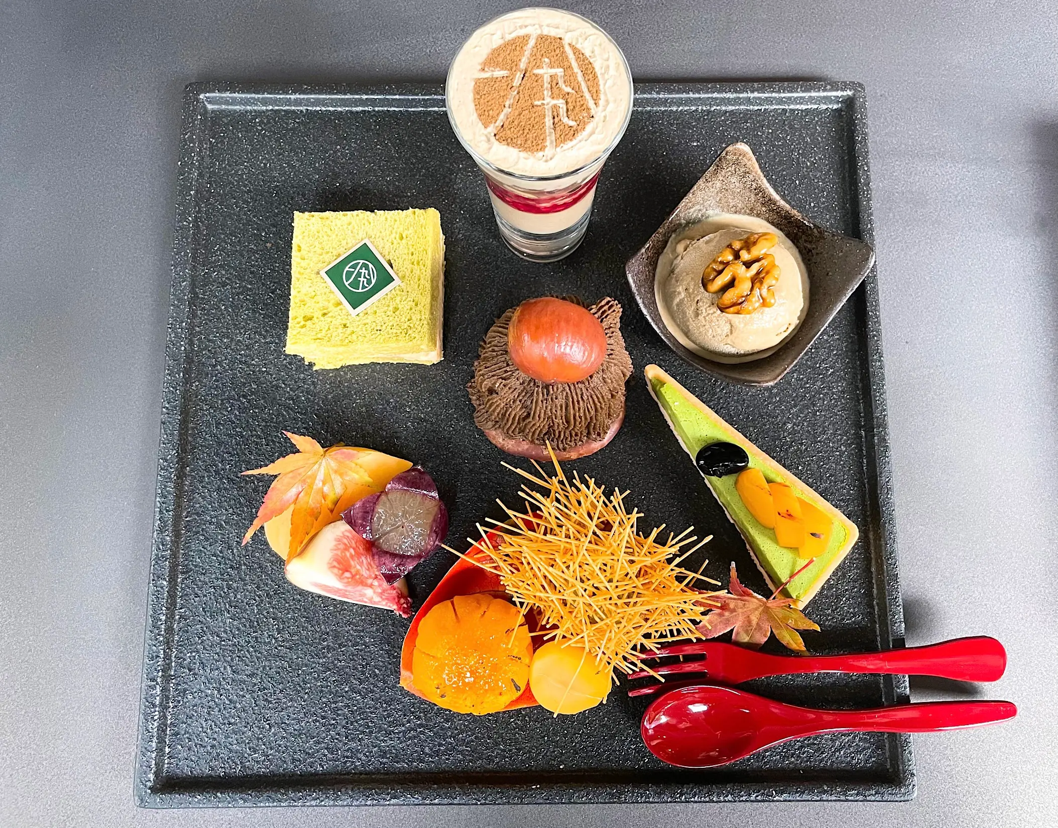 日本茶レストラン1899お茶の水の「《秋限定》1899アフタヌーンティープレート」