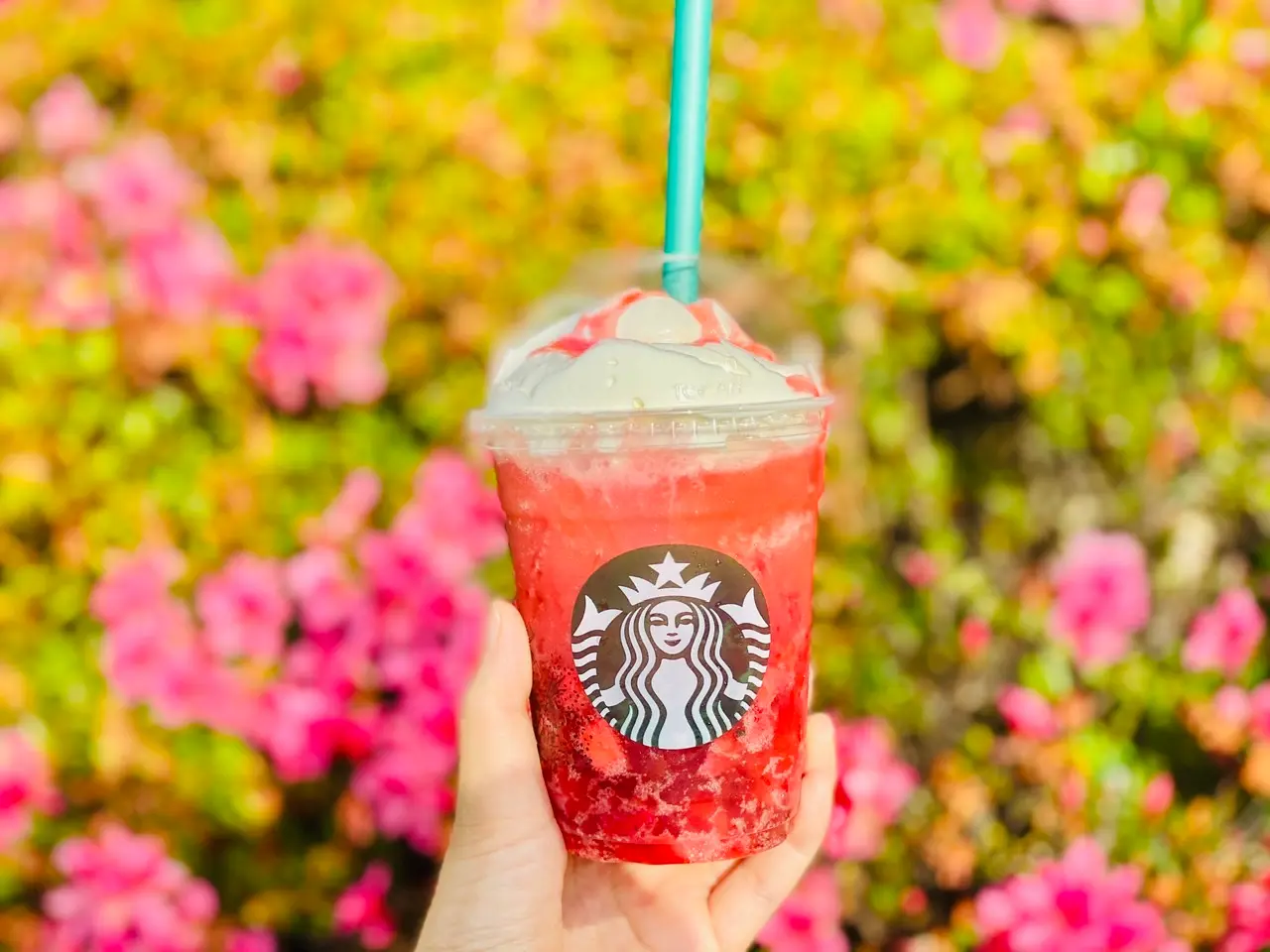 【スタバ】新作サプライズ登場!《シュワッと イチゴ フラペチーノ》が美味しすぎる♡_3