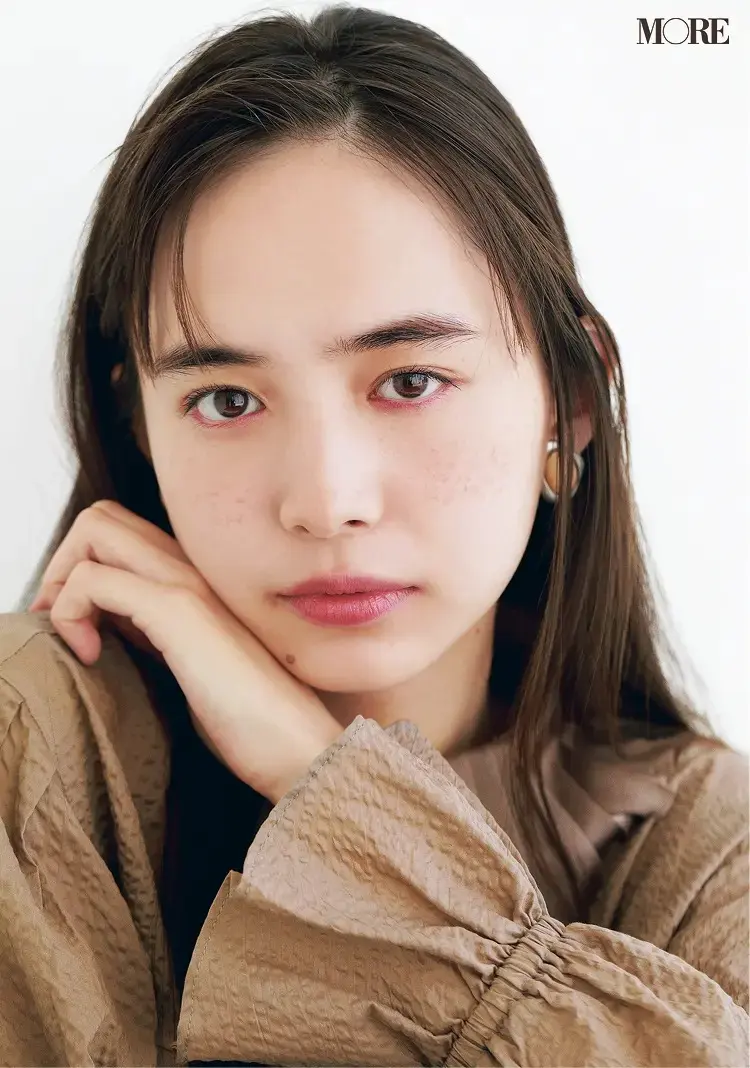 あか抜けメイクをした井桁弘恵