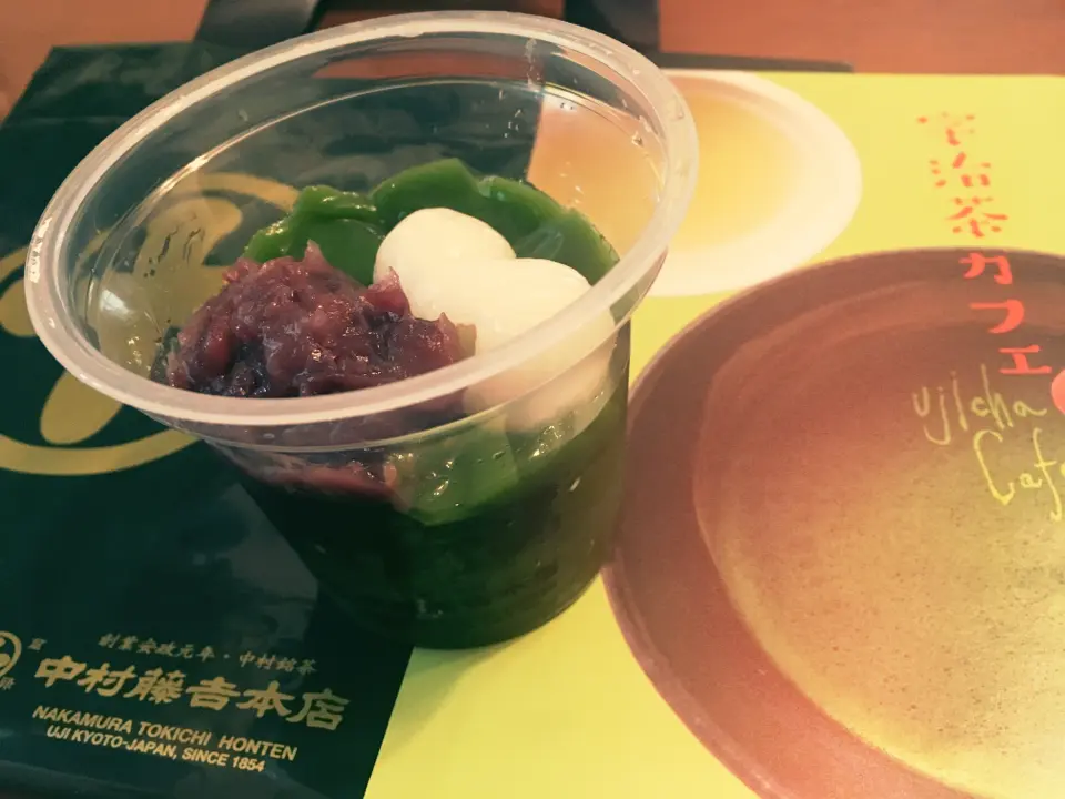 今人気の京都土産はコレだ!お茶屋さんの抹茶スイーツに75分の大行列!?_5