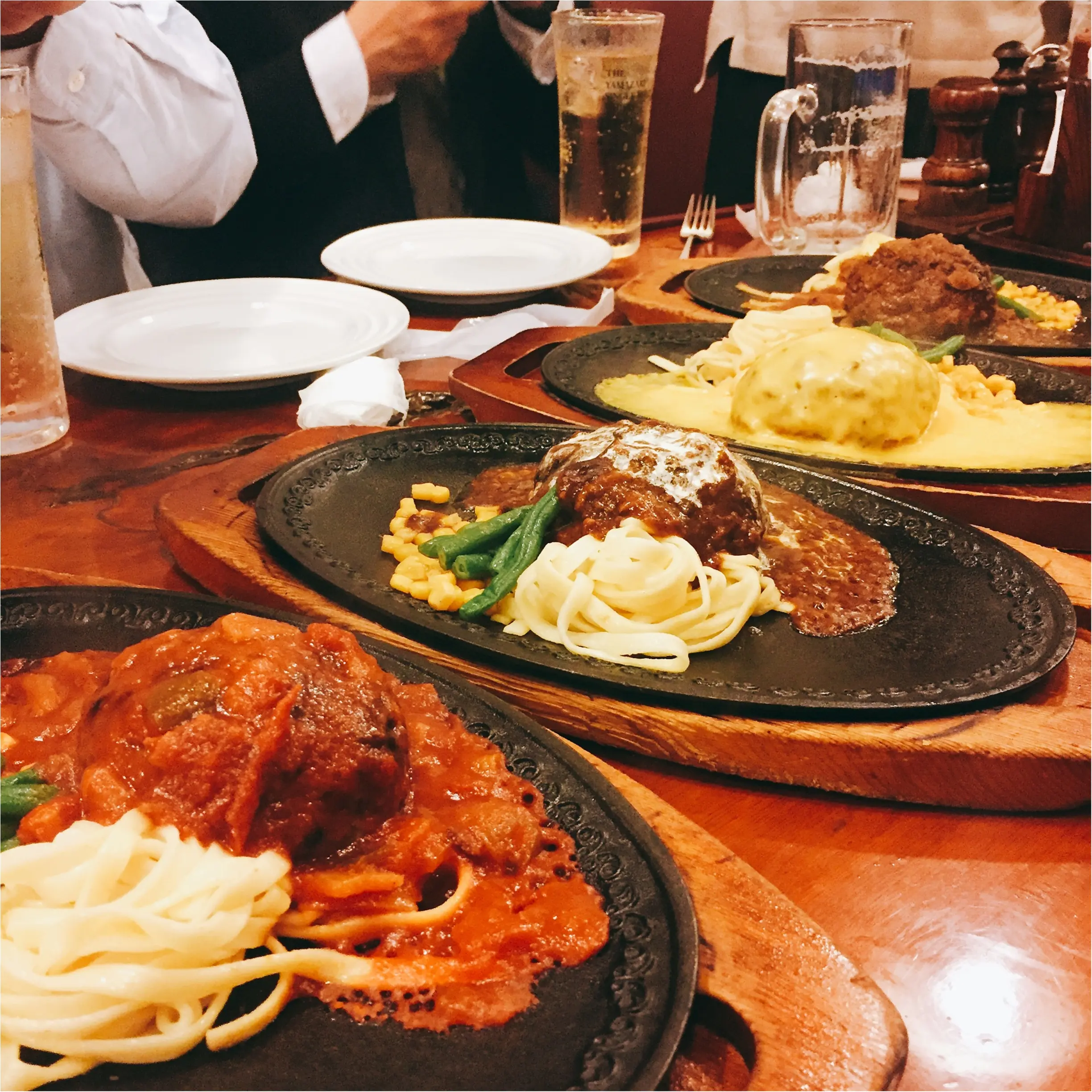 megourmet.②【浅草のレトロなお店で、絶品国産牛ハンバーグが食べ放題!】_1