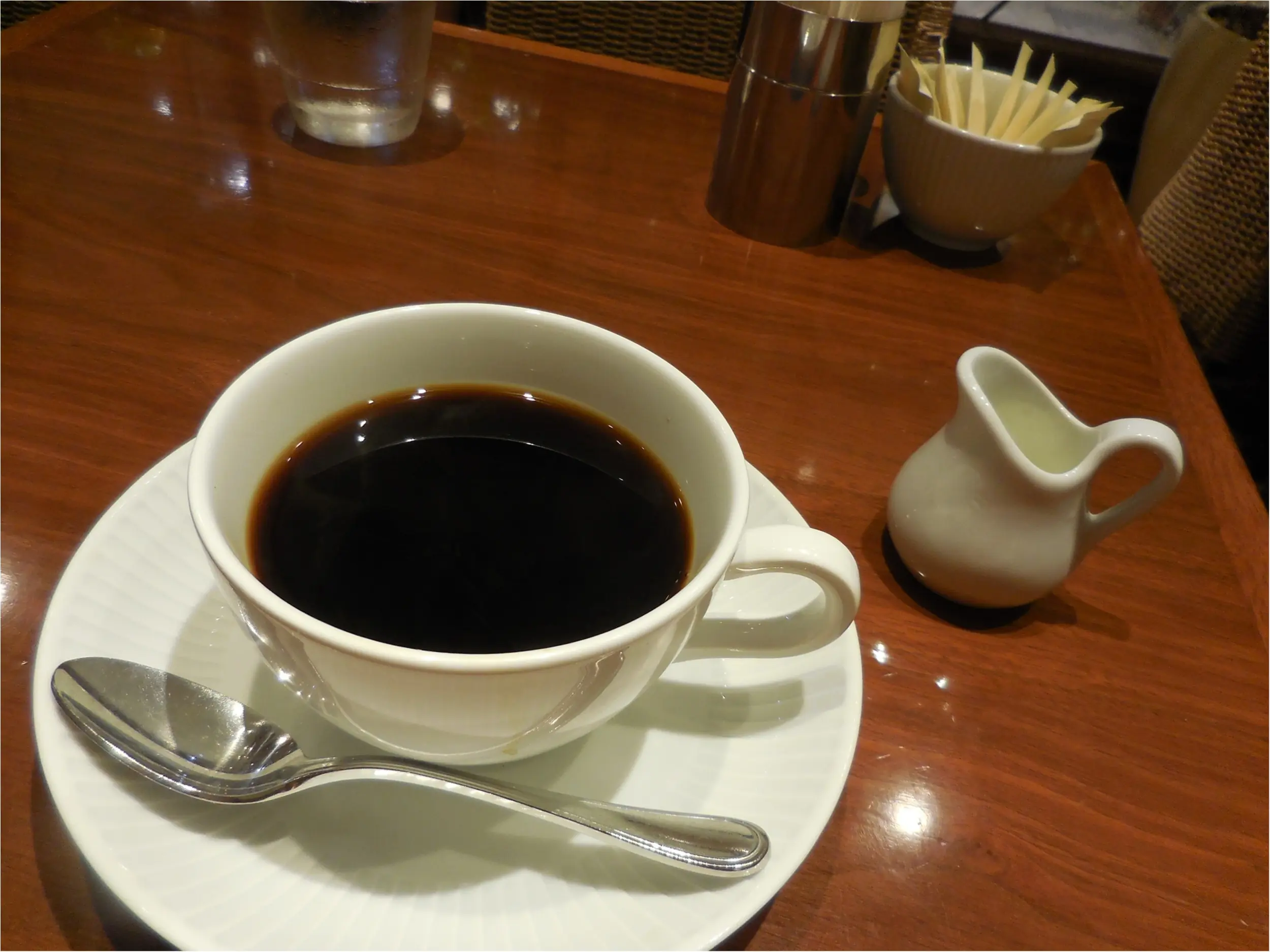 フレッシュフルーツケーキで有名な【ハーブス】はコーヒーがおかわりできる!_6