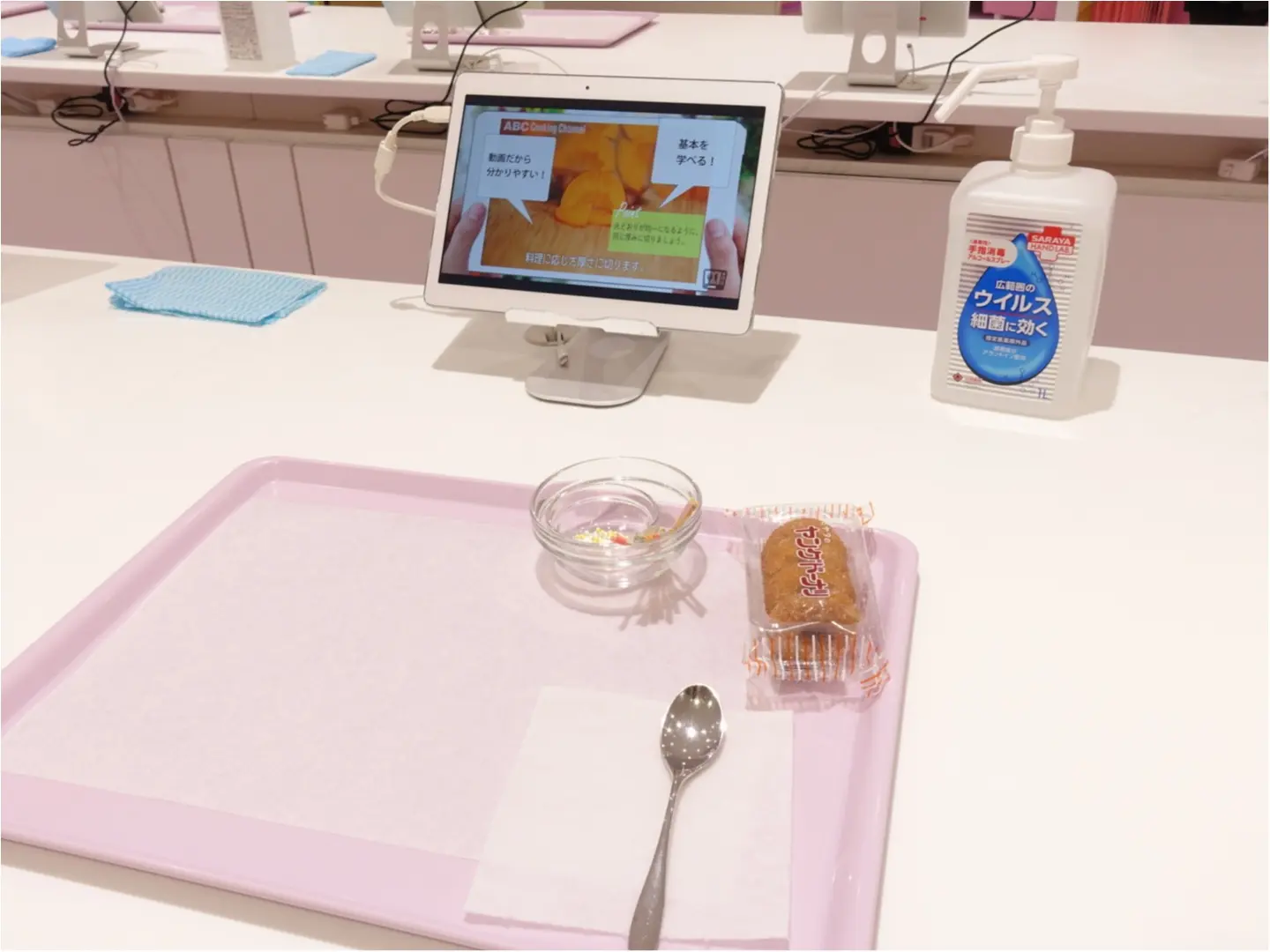 かわいい手作りスイーツを楽しむ『Whip』で、フォトジェニックな【デコロリポップ】を作ってきました! 教えてくれたのはなんと、、、人ではないんです!! _7