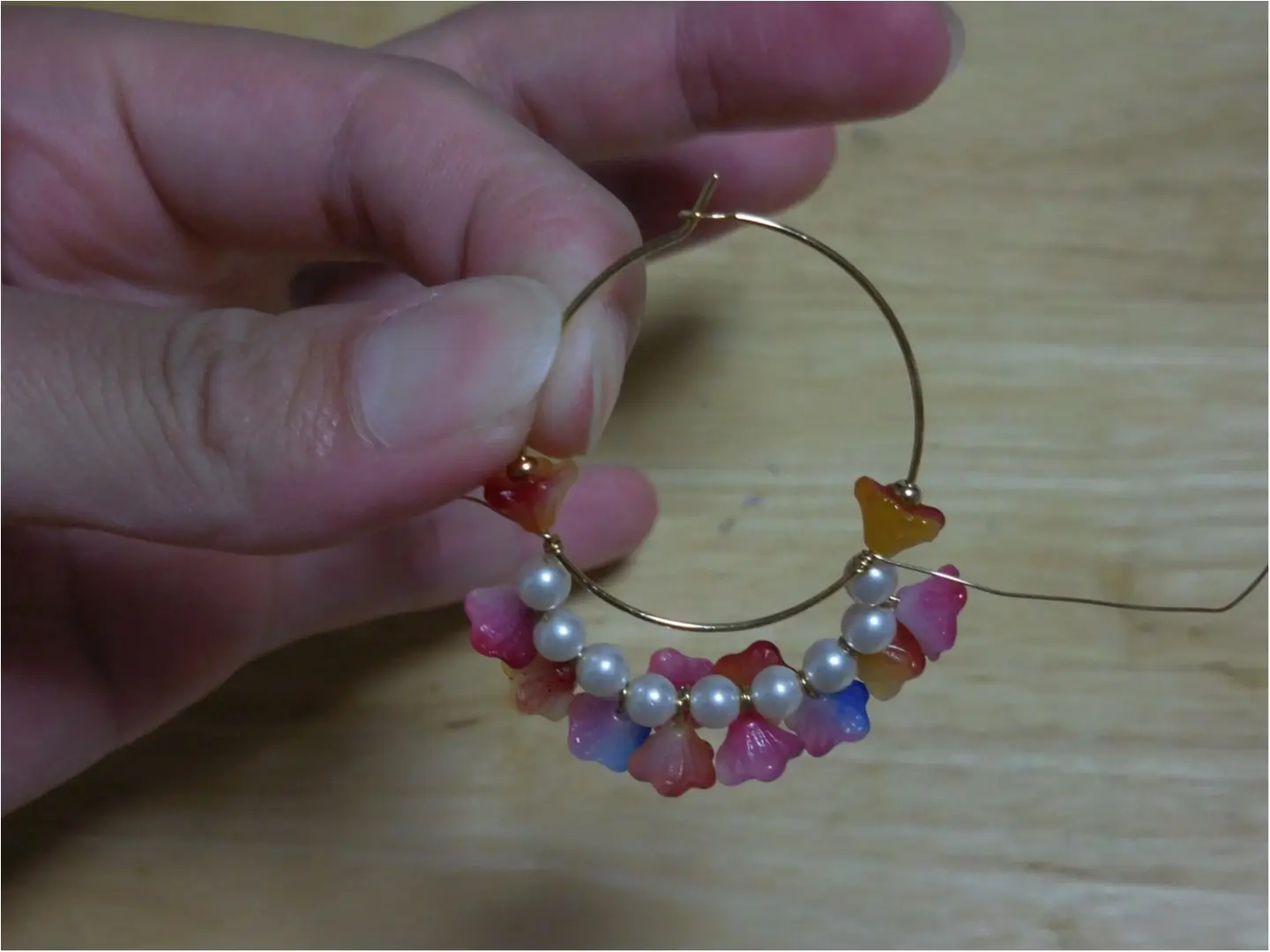 【ハンドメイド講座】カラフルなベルフラワーでフープピアスを作ってみよう♪_7
