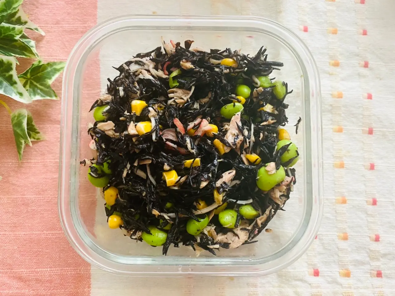 ひじきと枝豆とカニカマのマヨサラダ