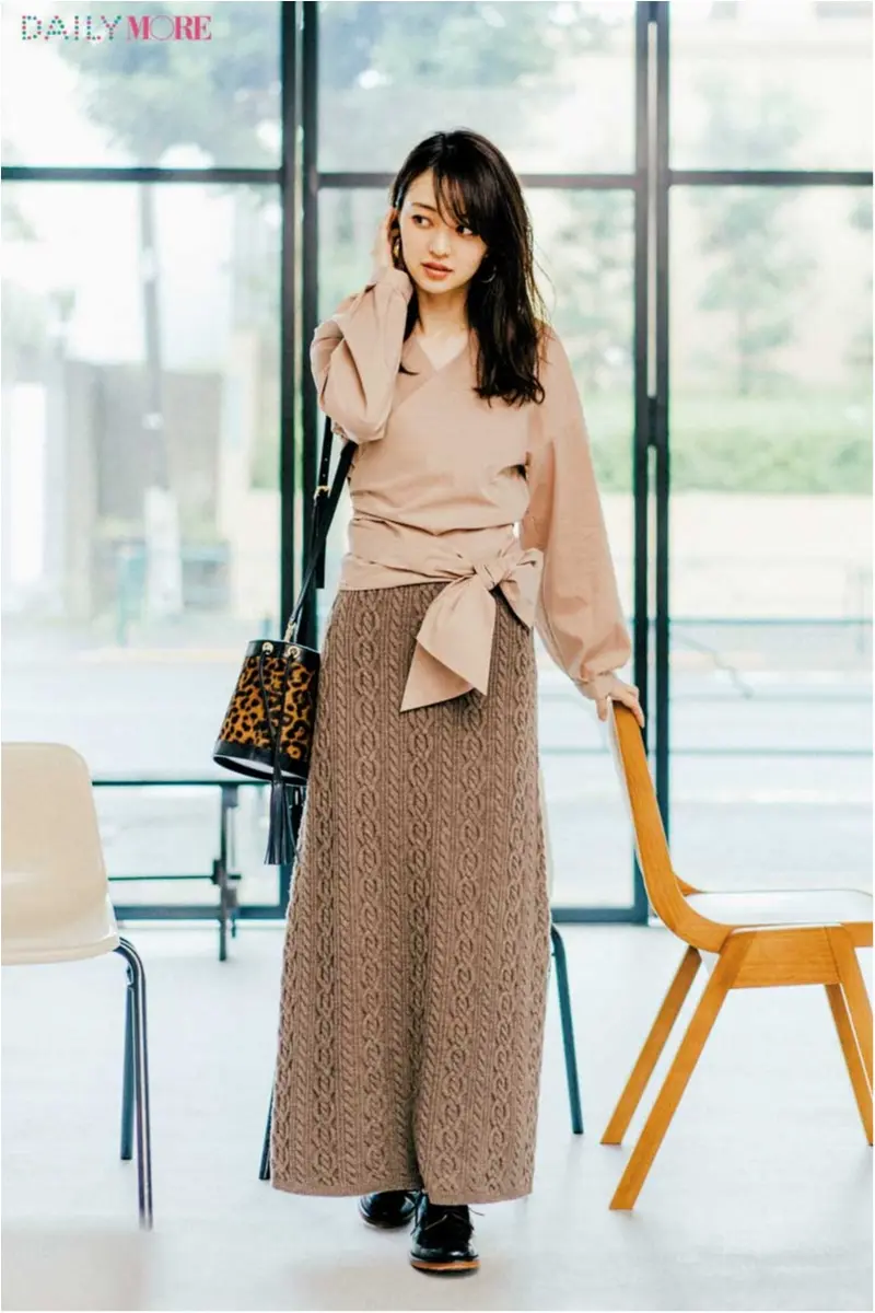 【今日のコーデ/逢沢りな】カシュクールシャツやケーブル編みスカート。ワザありベージュで差をつけて!_1