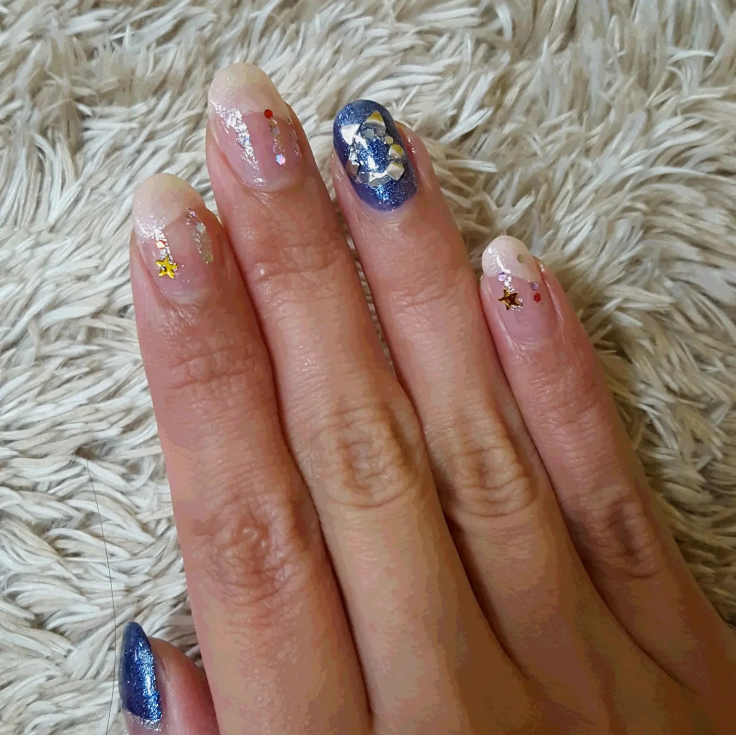 イルミネーションにも負けない?!クリスマスリースがモチーフ☆休日ネイル_4