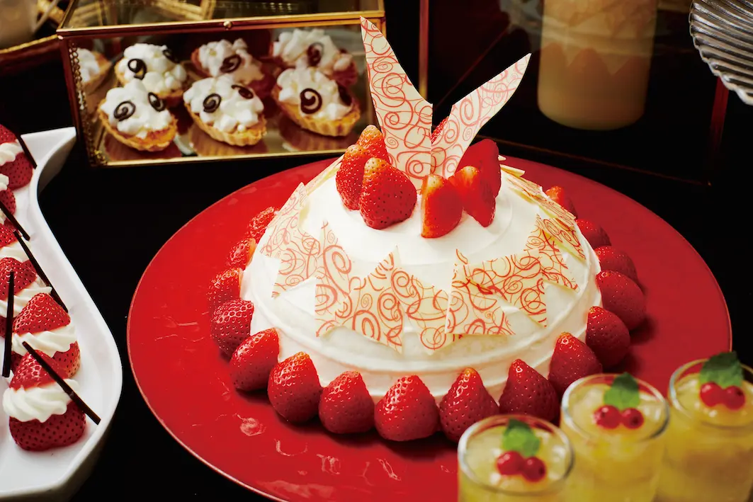 もはや定番 京王プラザホテル の 不思議の国のアリス スイーツブッフェ 今年のテーマは 鏡の国のスイーツパーティ 1 31 水 まで グルメ Daily More