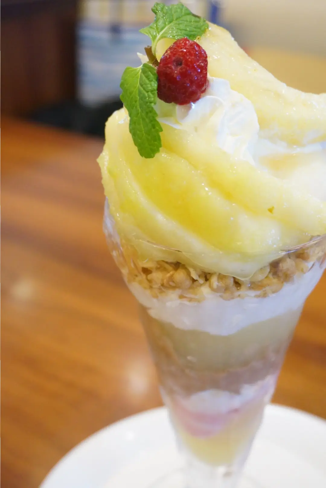 週の折り返しに癒しのご褒美パフェ❤️おすすめは【旬のラ・フランス】!食べられるのは・・_1