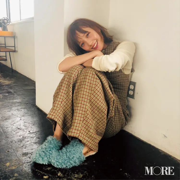 本田翼が愛用中♡ 『UNDERCOVER』のファースリッパ!【モデルのオフショット:お気に入りのファッションアイテム編】_1