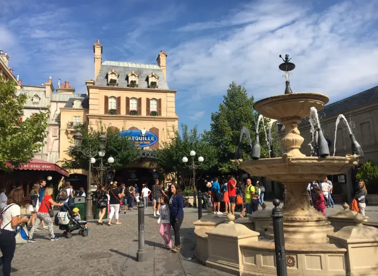 【パリディズニー】《レミーの美味しいレストラン》に潜入!パリの街並みを再現したエリアで優雅なランチを♪_2