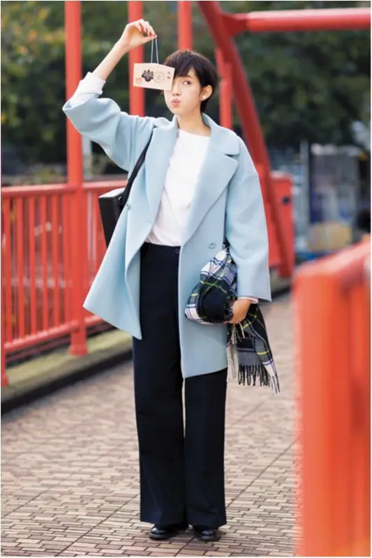 【今日のコーデ/佐藤栞里】親戚と新年会の日はきれい色コートで好印象に!_1