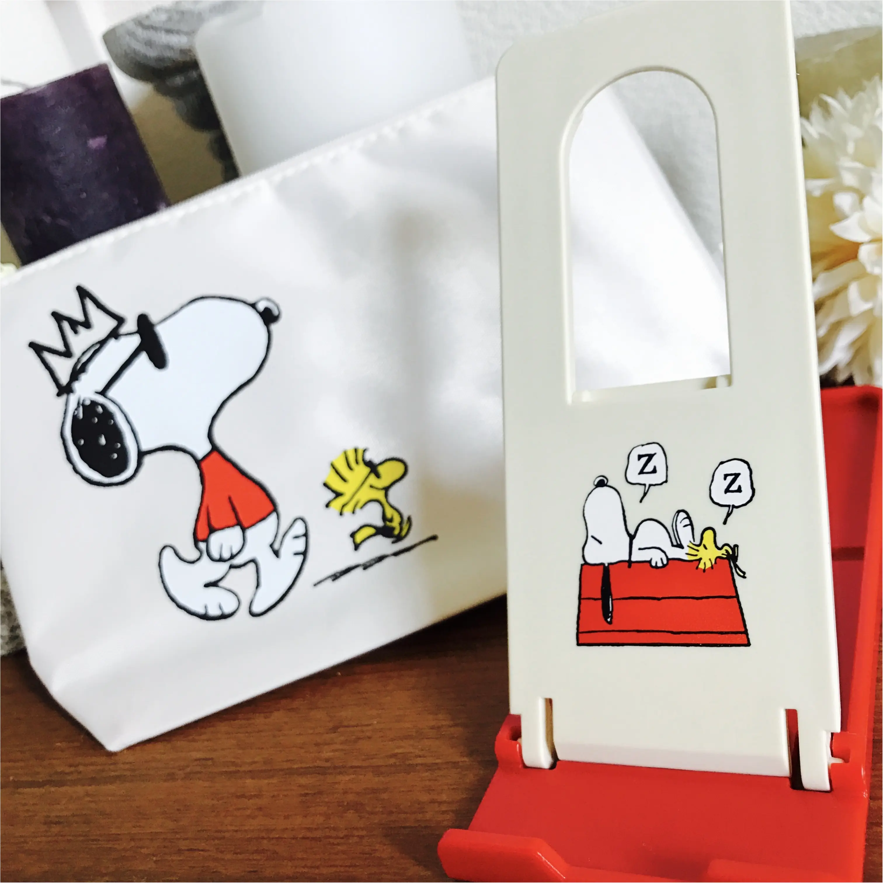 …ஐ 【MORE6月号】キュートすぎる桐谷美玲ちゃんの表紙が目印! 可愛すぎて、日常使いな特別付録のスヌーピースマートフォン用スタンド&ふかふかポーチを見逃すな〜♪ஐ¨_1