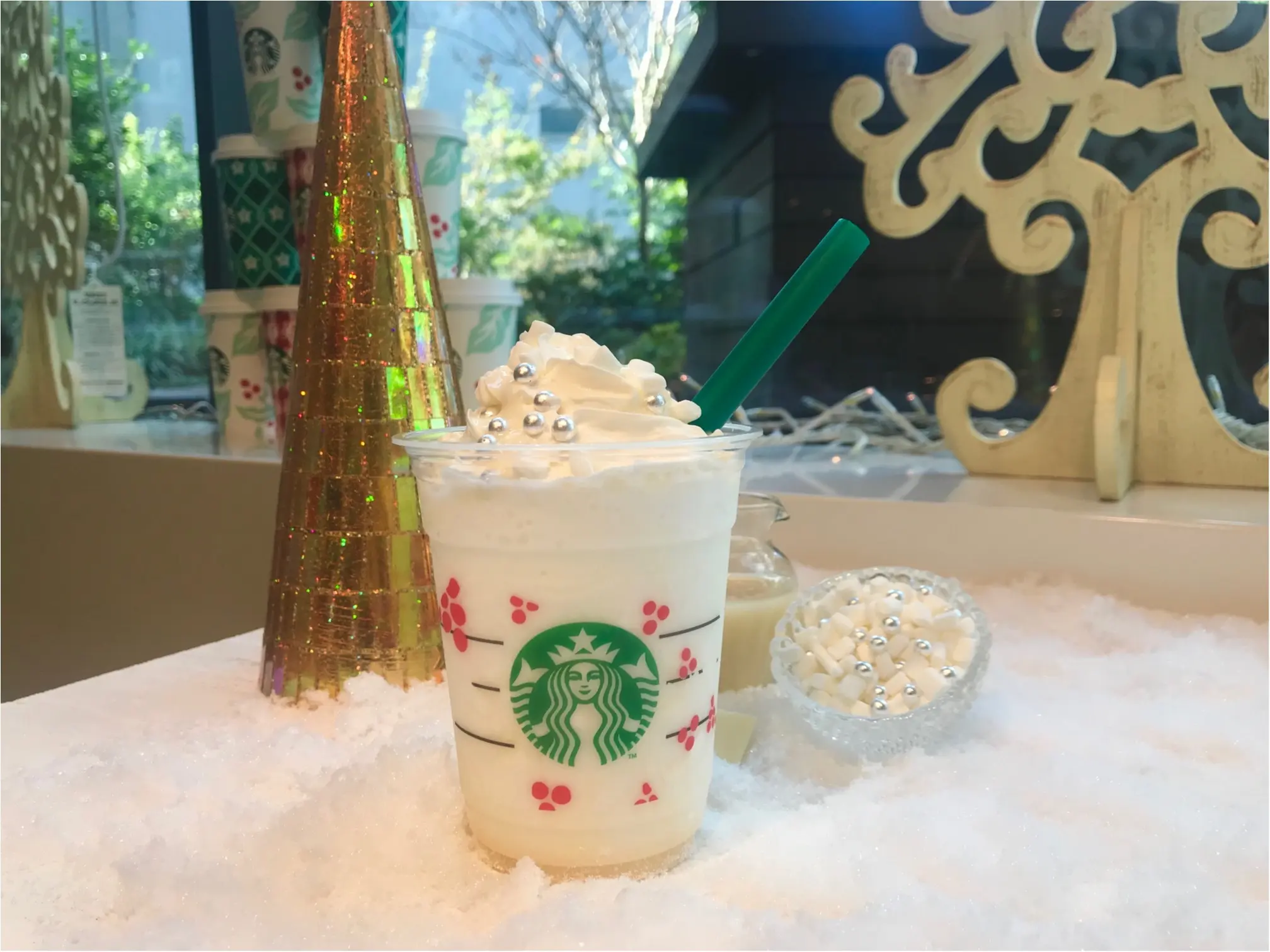 【スタバ新作試飲レポ】ホリデーシーズン第2弾は、新感覚の「ホワイト チョコレート」シリーズ!!_2