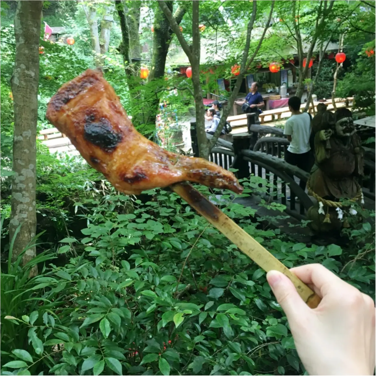 《 山奥にこんなところがあるなんて…!?》毎日がお祭り♡まるでテーマパークのような○○レストランって知ってる? 噂のお店に行ってみました♡_9