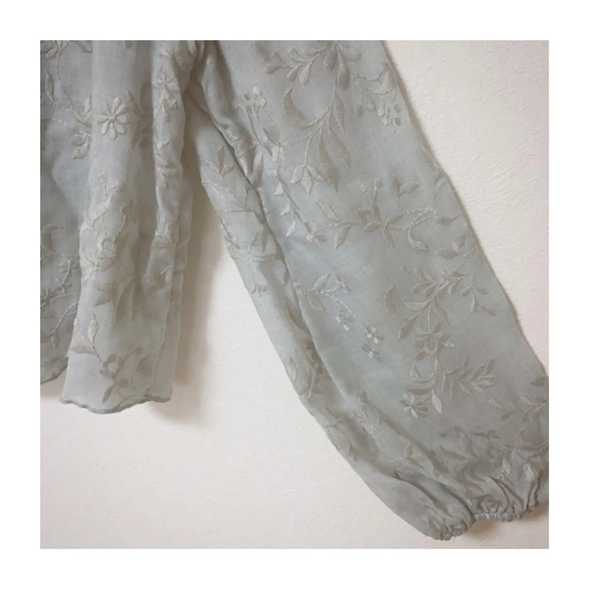 《#ザラジョ おすすめ❤️》【ZARA】でひとめボレした袖コンシャスなフリルブラウスがかわいすぎる!_3