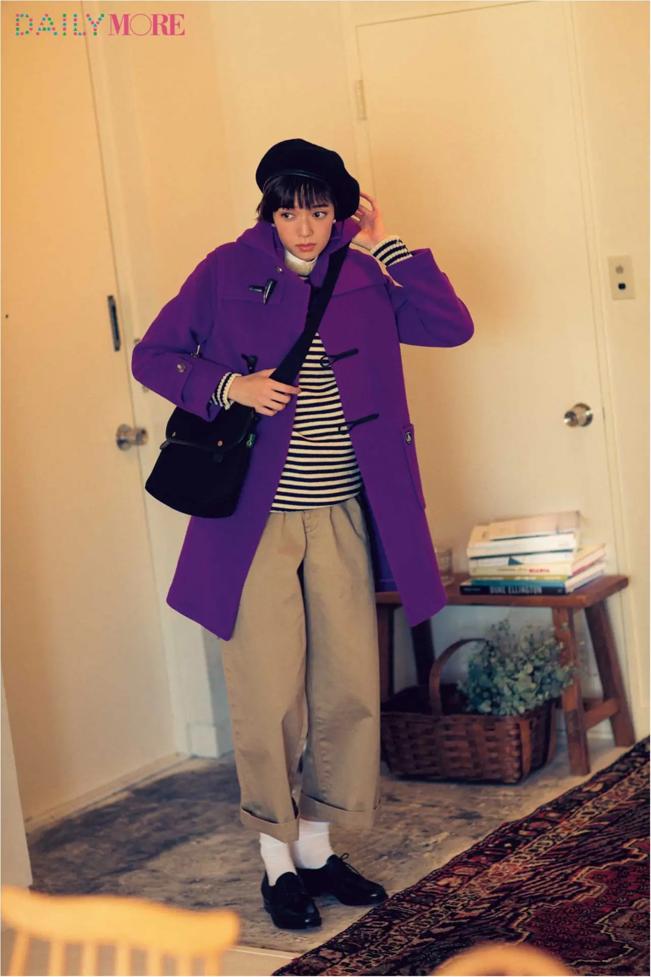 【今日のコーデ/佐藤栞里】友達と外で待ち合わせする土曜日はパッと目を引くカラーコートが主役!_1